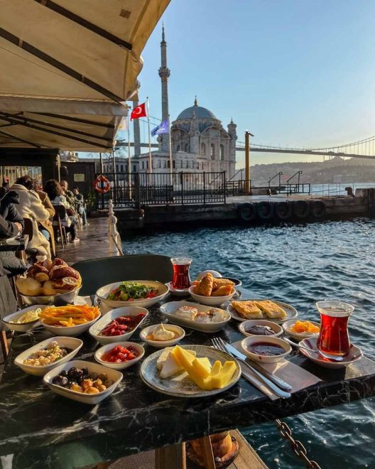 تور استانبول 4شب مرداد ماه۱۴۰۳